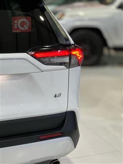 تۆیۆتا ڕاڤ 4